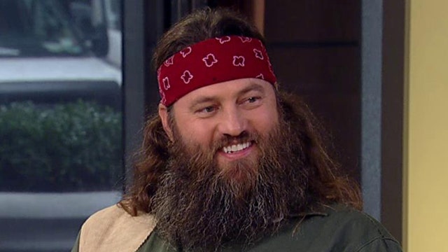 Who is Willie Robertson watching in the GOP primary race?