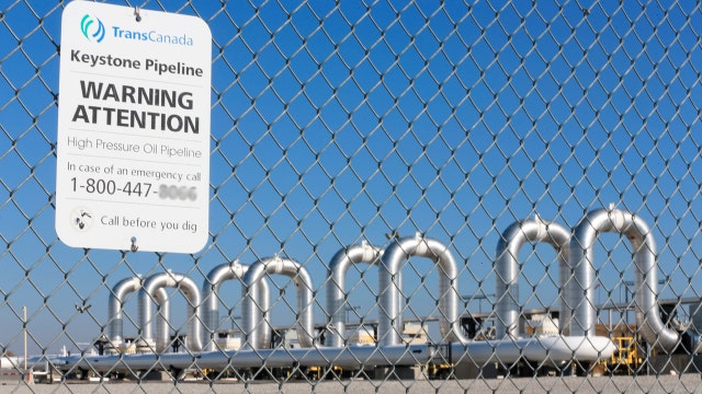 What are the politics behind Keystone Pipeline pause?