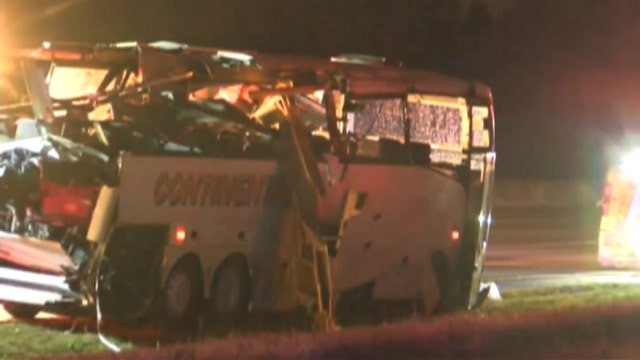 6 dead, multiple injuries after Arkansas bus crash
