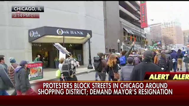 Chicago protesters take rally to 'where the money is'