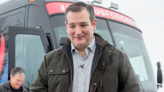 Momentum builds for Cruz as Iowa caucuses near