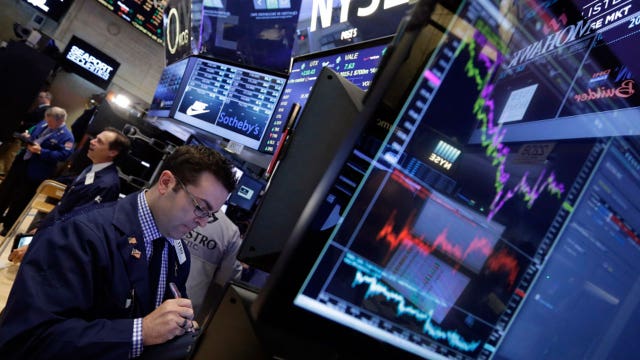 Dow tumbles more than 500 points before rebounding