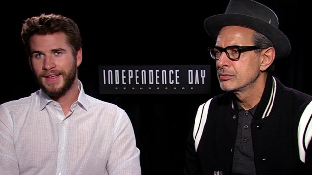Jeff Goldblum and Liam Hemsworth: Aliens are out there