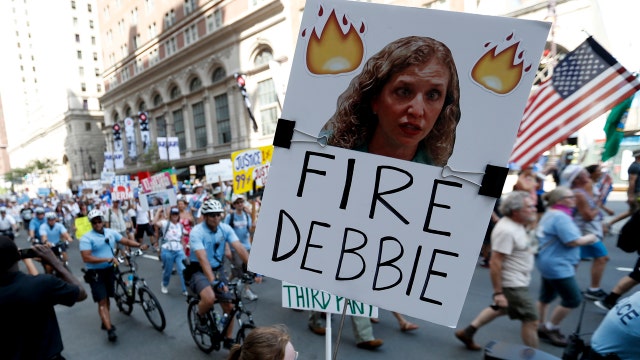 Bernie backers protest in Philly after DNC email leak