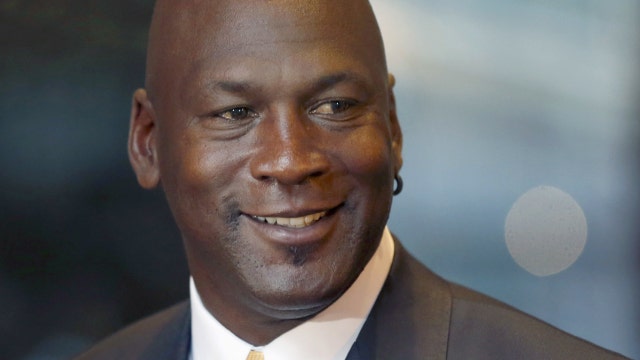 Michael Jordan's slam dunk gesture to a fan with autism