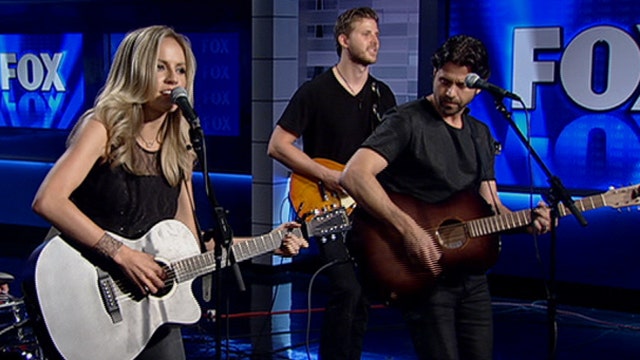 Haley & Michaels perform 'Drinking about You'