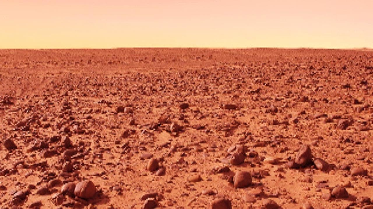 Huge, deep hole on Mars leaves scientists baffled