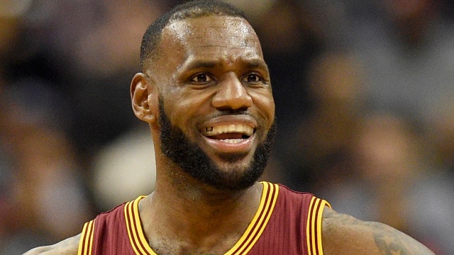 LeBron James and Cavaliers players boycott Trump hotel