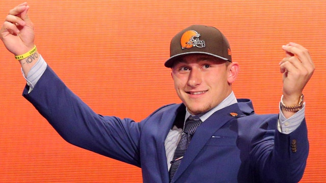 Johnny Manziel sells selfies