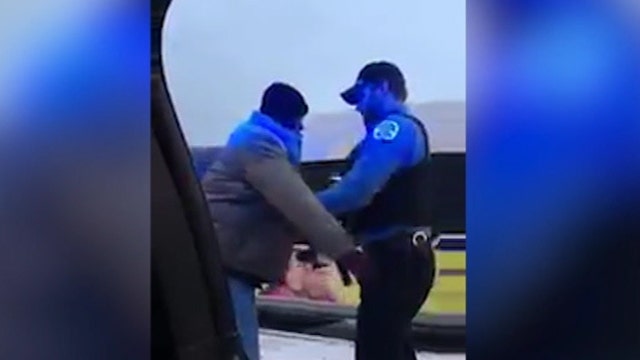 Officers' act of kindness goes viral