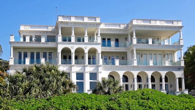 Hot Houses: Majestic Florida mansion