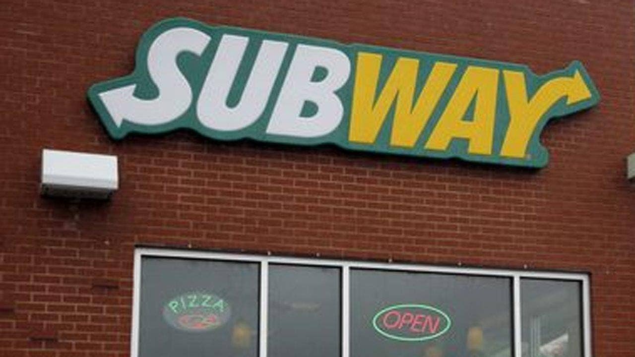 Subway's minimum wage 'sandwich artist' apprenticeship slammed by union