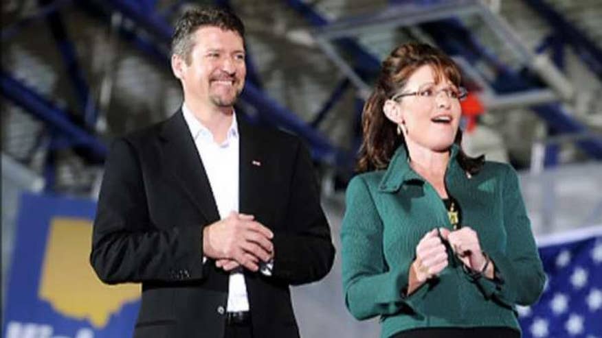 Sarah Palin cancels appearance at Donald Trump event after husband is injured
