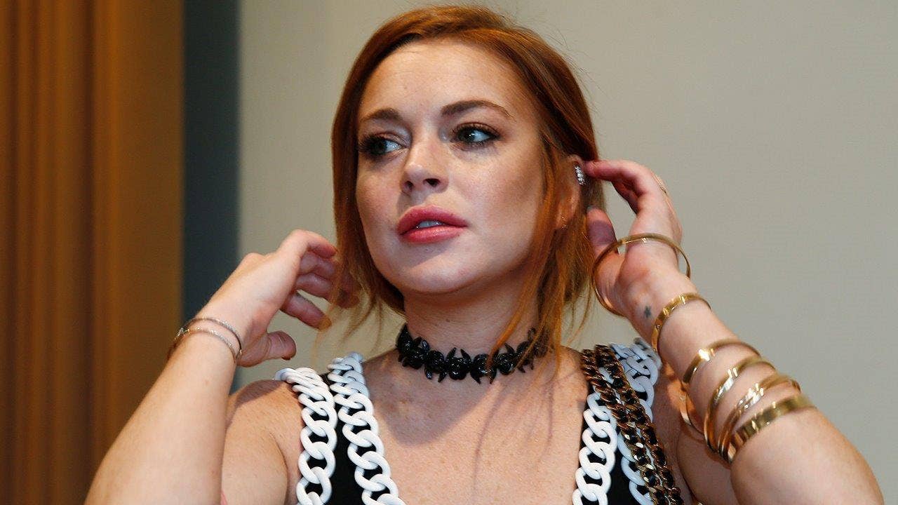 Lindsay Lohan is a no-show at Christmas tree lighting - Fox News