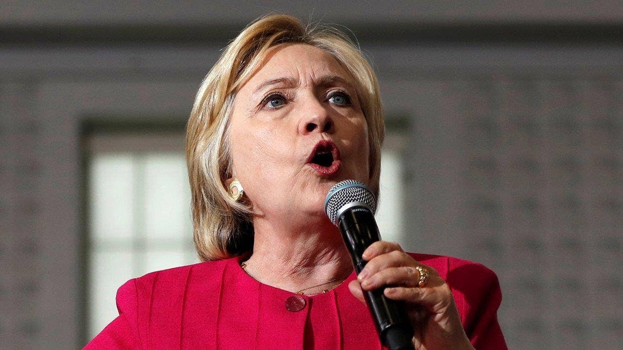 Clinton reportedly told FBI that Colin Powell urged her to use private email