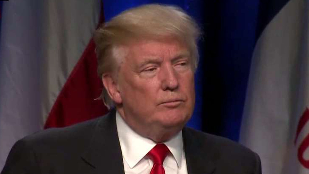 Trump denounces Clinton for 'deplorables' comment, calls on her to 'retract' remarks