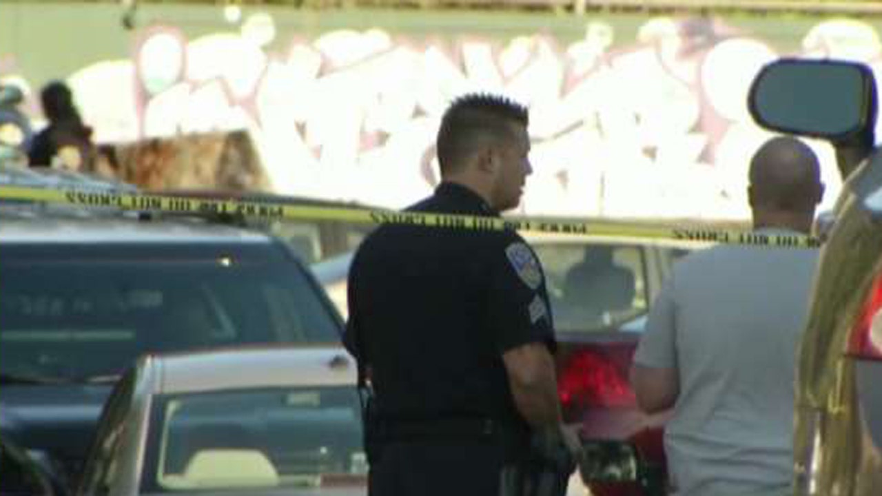Authorities search for 4 suspects after 4 shot outside San Francisco high schools - Fox News