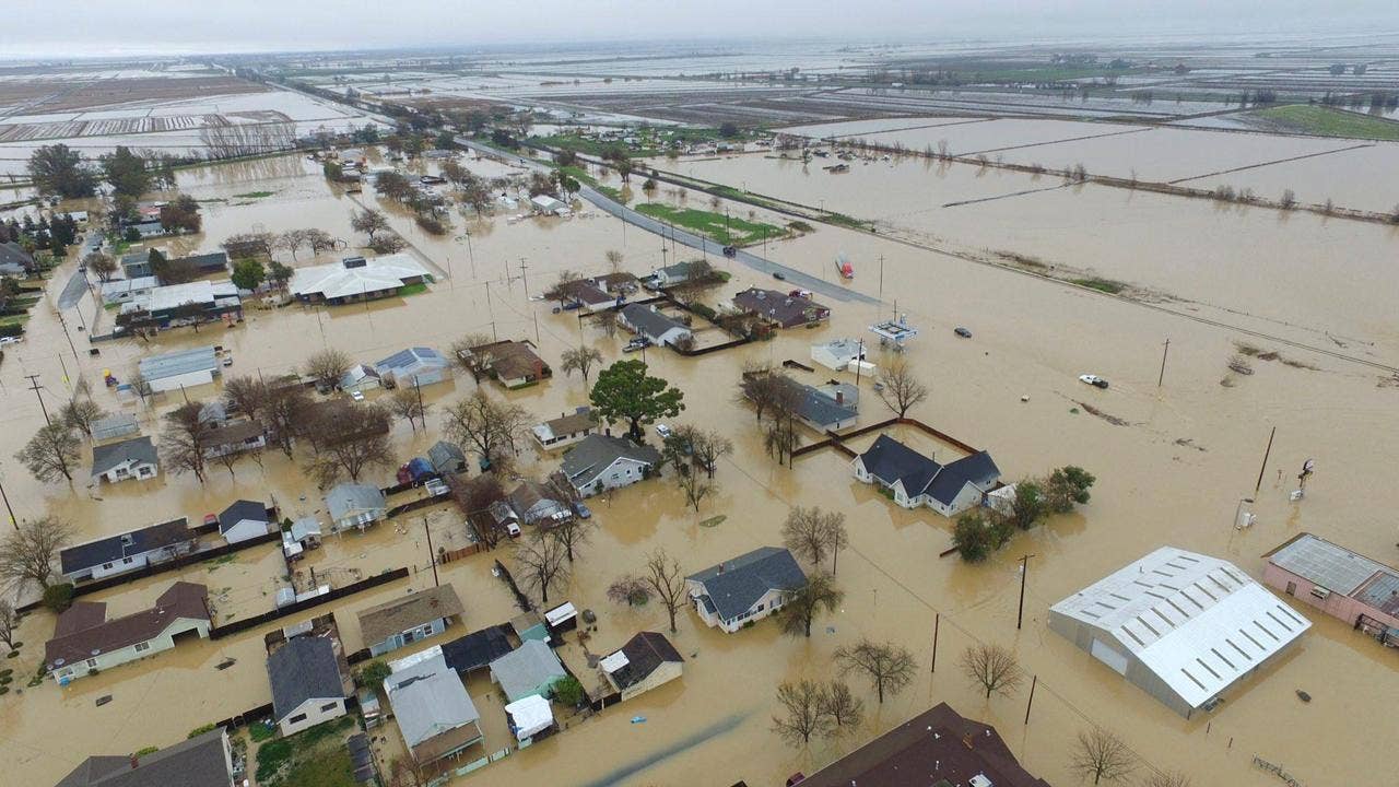 Hundreds rescued from California floodwaters in San Jose