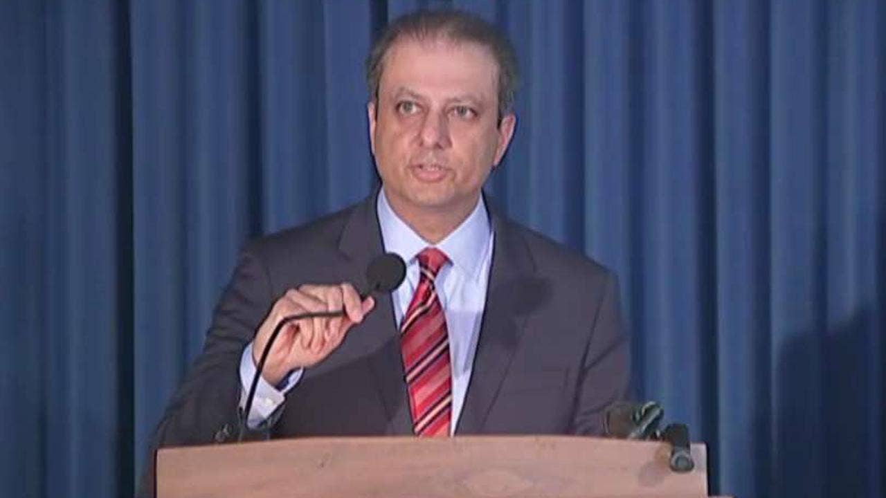 Media pivots on Trump's prosecutor purge after learning Clinton, Obama did the same