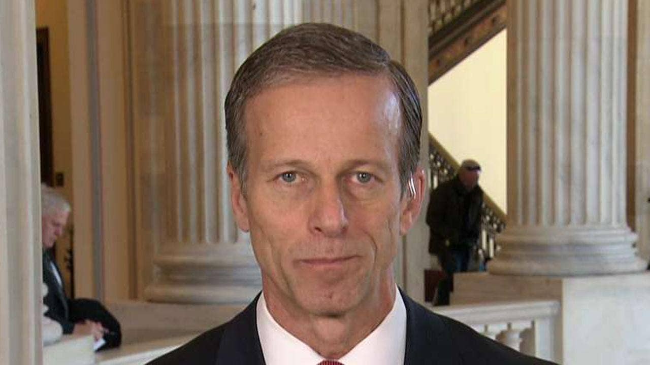 Republicans prepare to go nuclear with Gorsuch vote as Dems seek new delay