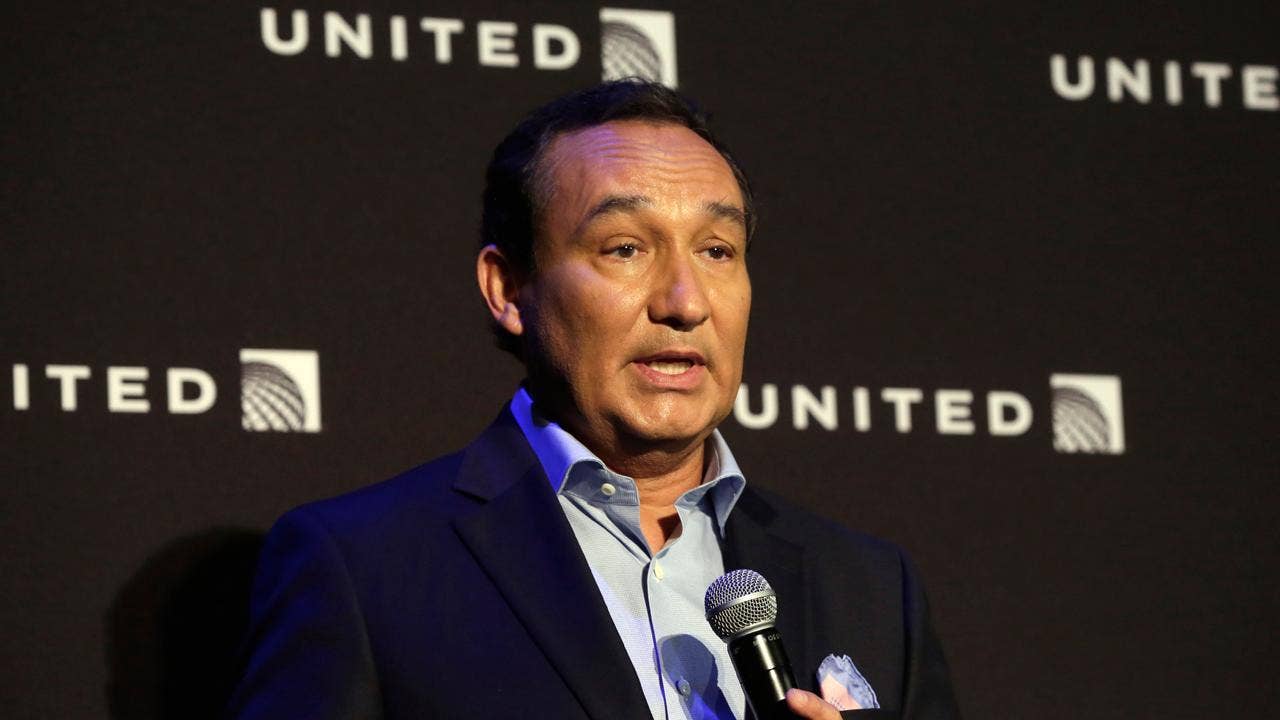 United Airlines to now offer voluntarily bumped fliers up to $10G after review