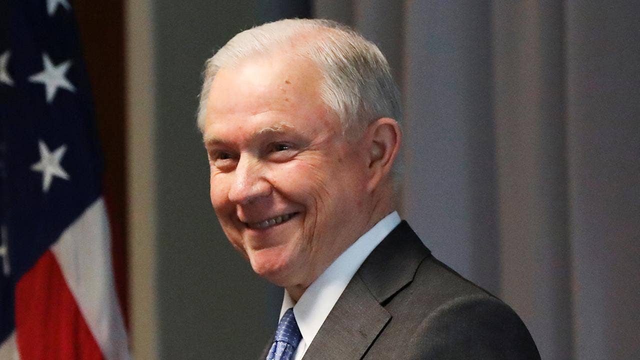 Sessions failed to disclose meetings with Russian envoy on security clearance form