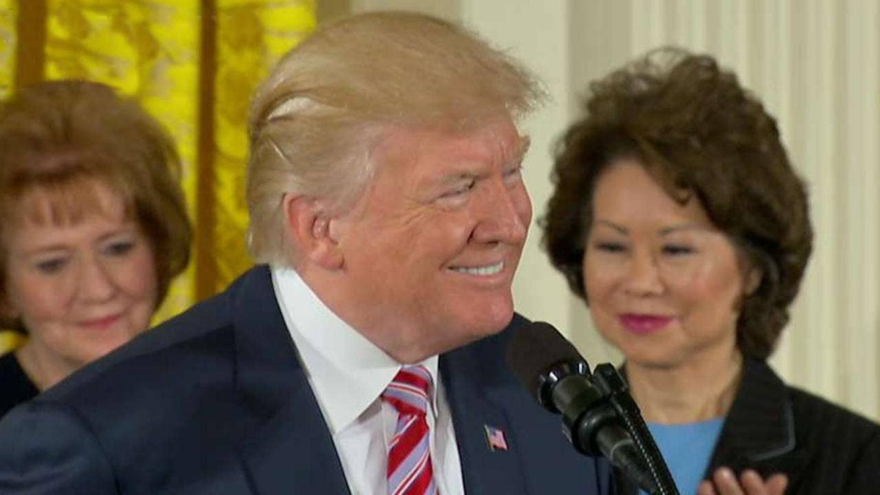 Trump unveils plan to privatize US air traffic control system