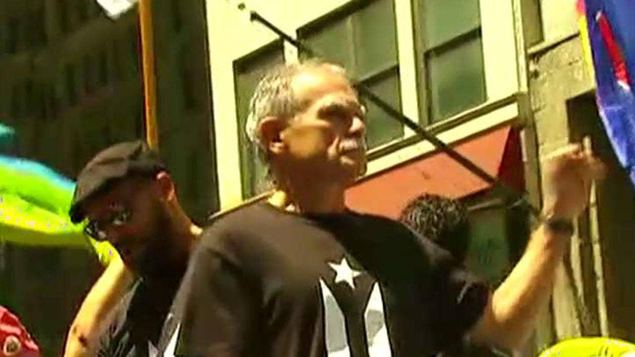 Oscar Lopez Rivera gets place of honor at NYC Puerto Rican Day Parade