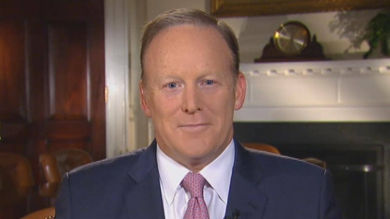 Spicer says Trump didn't want him to quit, but 'too many cooks' at White House