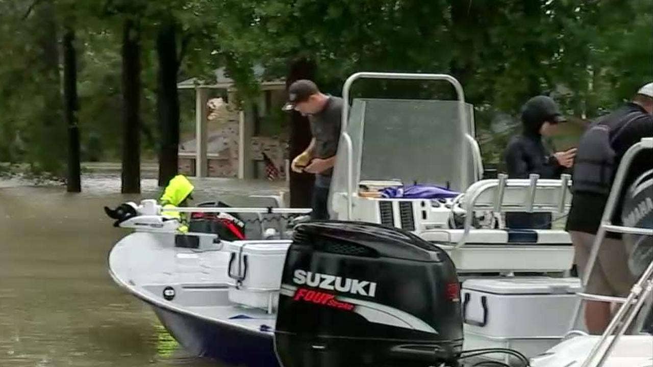Family of 6 feared drowned while trying to escape Harvey, reports say