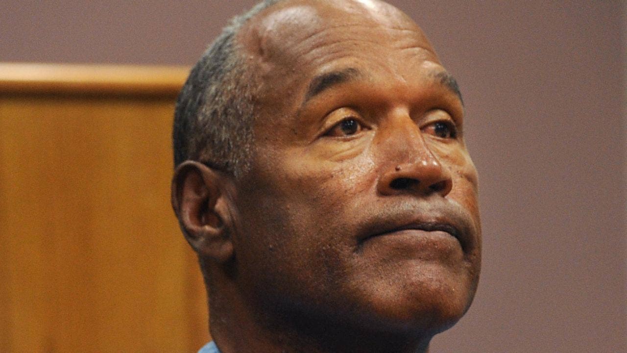 OJ Simpson may sue Las Vegas hotel for $100M, lawyer says