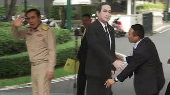 Raw video: Thailand's prime minister uses unique method to avoid questions from journalists.