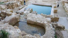 Archaeologists in Israel have announced the discovery of a large 1,500-year-old pool and elaborate fountain at the site of an ancient church near Jerusalem.