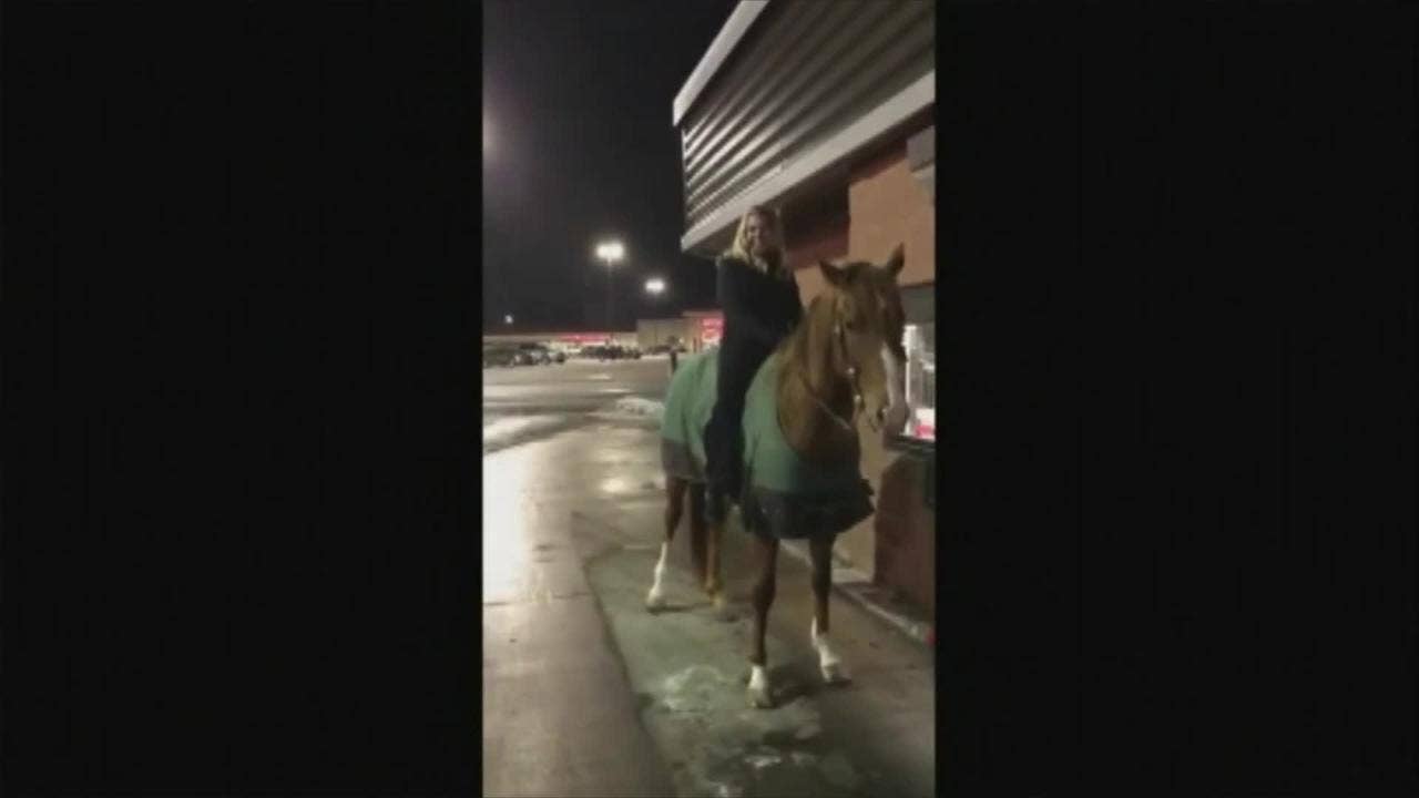 Woman rides horse through Wendy's drive-thru, says it's been on her 'bucket list for years'