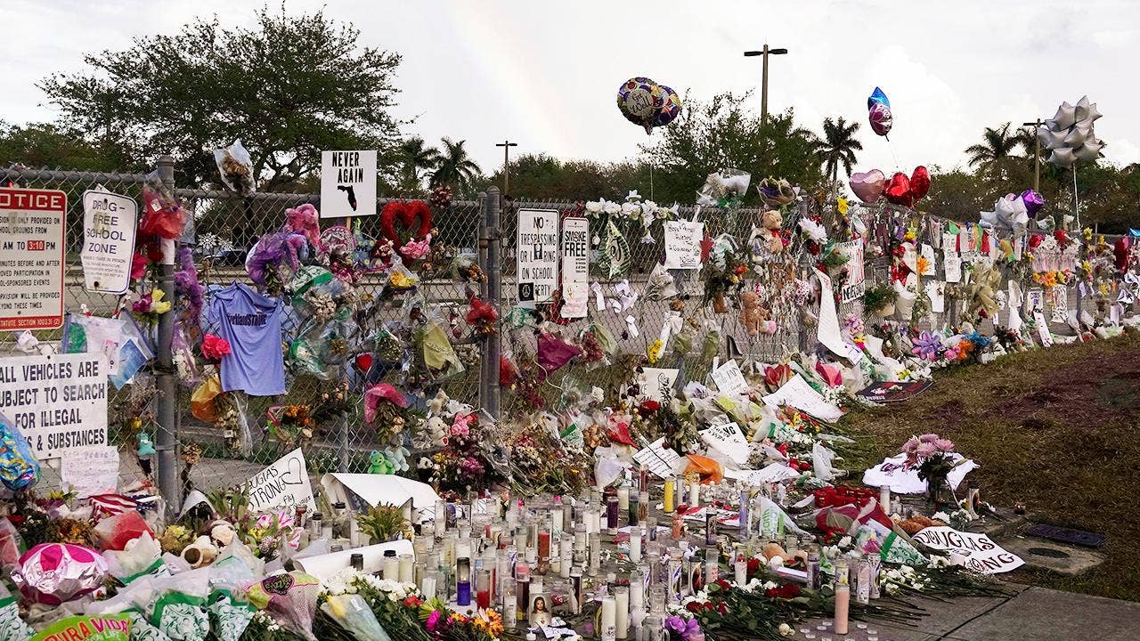 Stoneman Douglas students arrested for knives, deputy suspended for sleeping on job