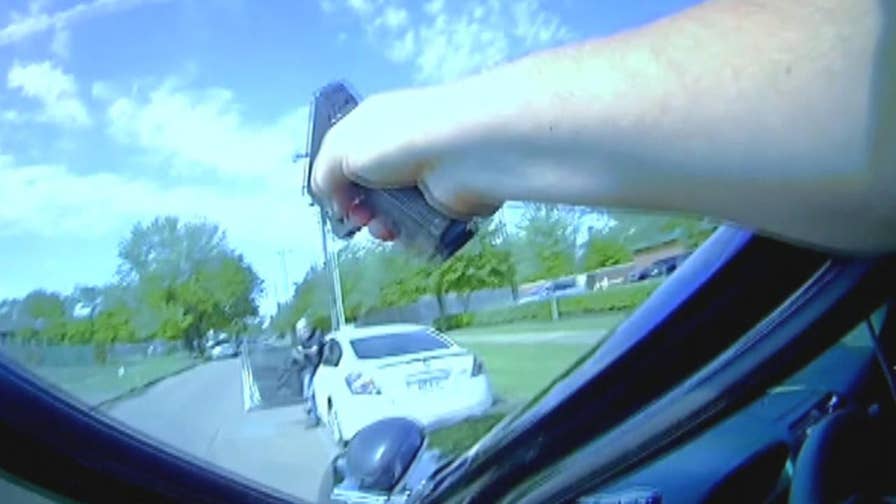 Footage Shows Texas Man Pointing Gun At Officer Before Being Shot To ...