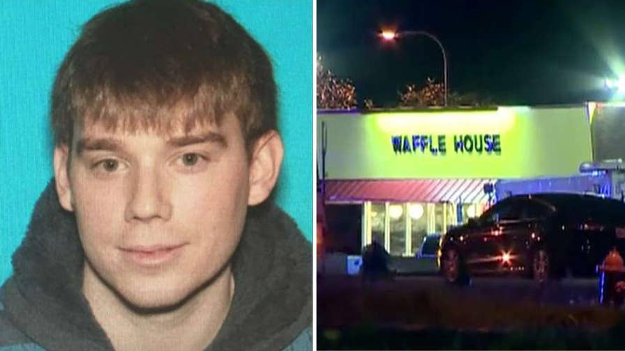 Police have reportedly surrounded Tennessee apartment complex in search for the gunman involved in a shooting at Waffle House; Bryan Llenas shares latest details.
