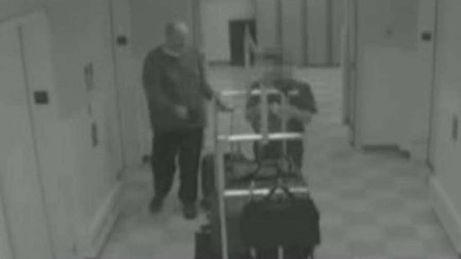 Police reports show witnesses said Stephen Paddock ranted about gun control before shooting; Dan Springer reports.