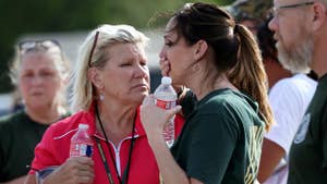 Witness reports that the Sante Fe High School gunman was armed with a shotgun; reaction from retired NYPD Lt. Joe Cardinale.