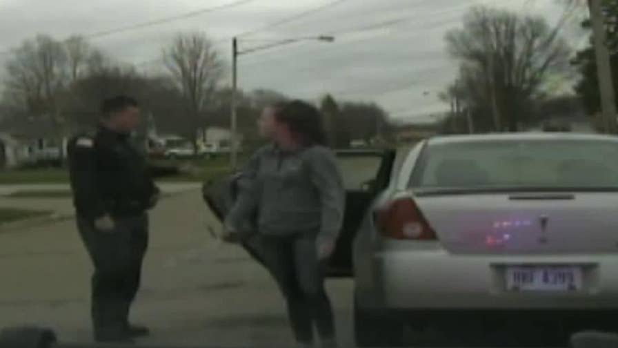 Police officer fired after pulling over, detaining daughter and