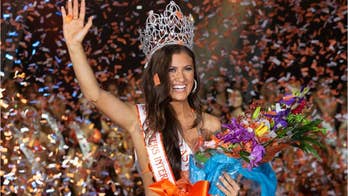 Hooters pageant winner Laiken Baumgartner talks giving the restaurant a new look and how it feels to have won. 