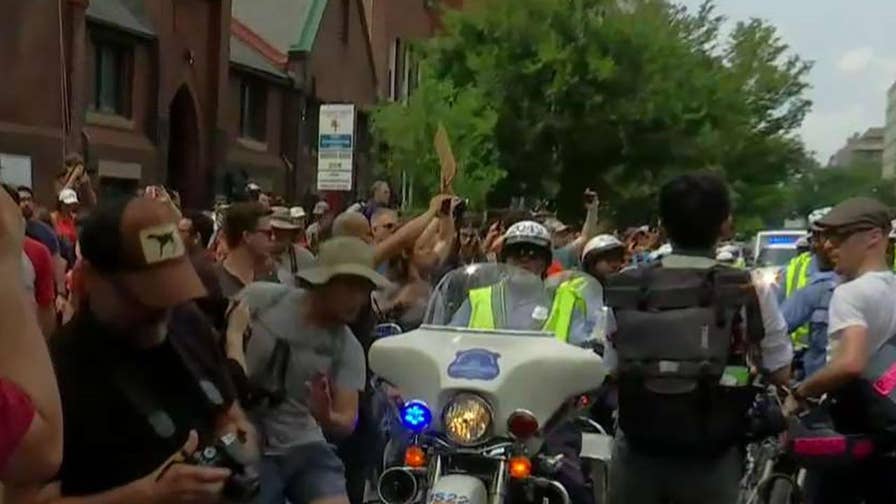 Police work to keep 'Unite the Right Two' protesters and counter protesters separated; Peter Doocy reports.