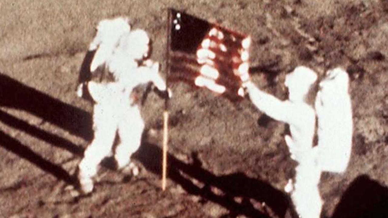 Liberal Hollywood&rsquo;s &lsquo;First Man&rsquo; gets it all wrong &ndash; Neil Armstrong was a proud American