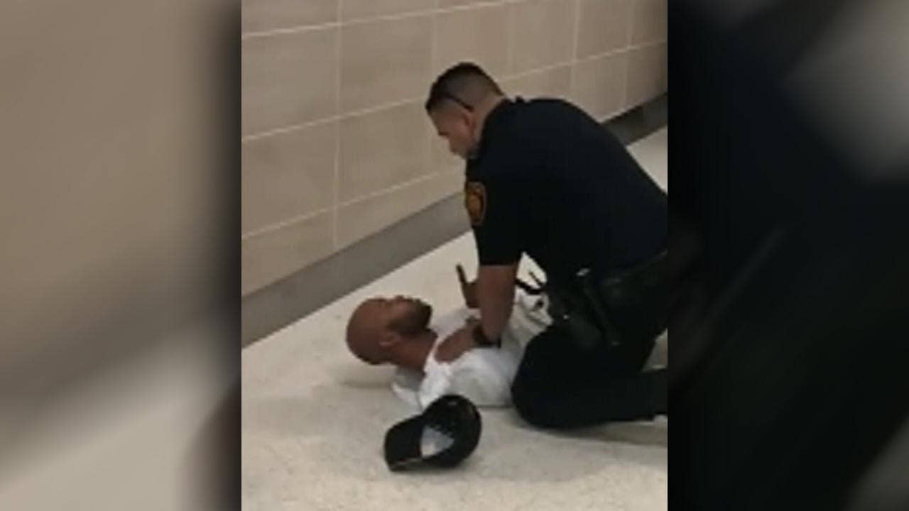 Frontier Airlines passenger recorded verbally attacking flight attendants, officers