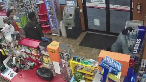 Washington teens seen robbing convenience store after clerk collapses