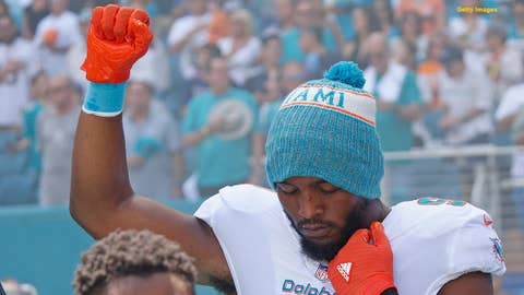 Miami Dolphins' Robert Quinn complains about lack of coverage for his protest during national anthem