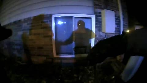 Iowa cops catch 3 children leaping from burning apartment