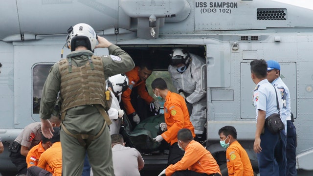 US Navy ships assisting in AirAsia recovery