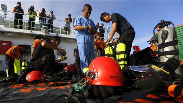 AirAsia jet may have landed safely on water before sinking