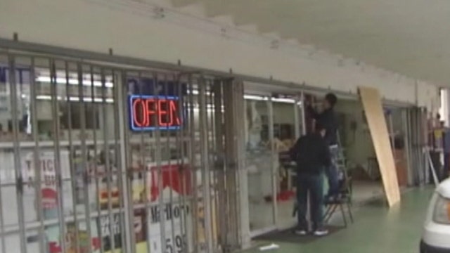 Across America: Crooks smash, grab ATM in Houston